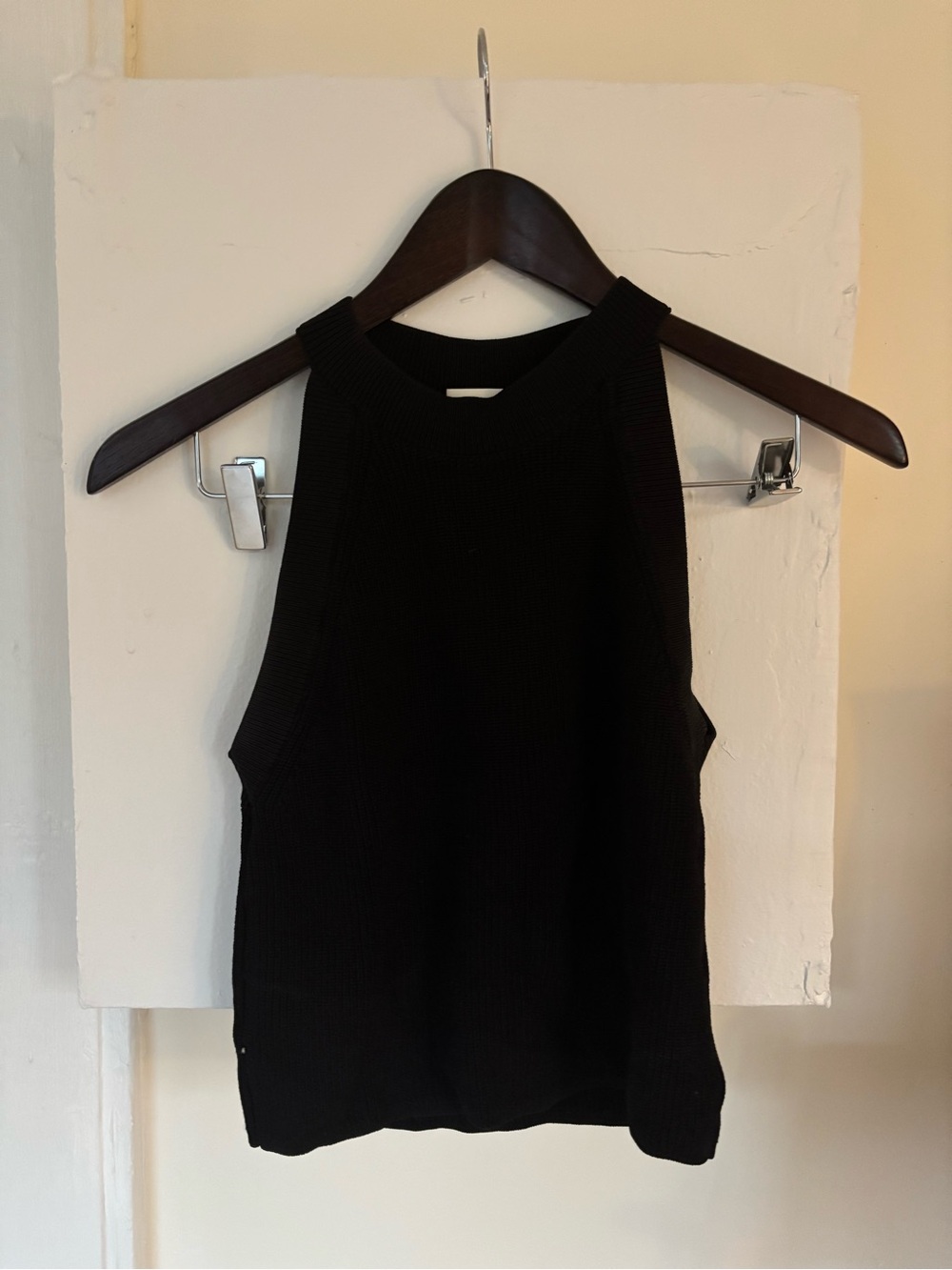 Black Wilfred/Aritzia Sleeveless Rib Knit Top